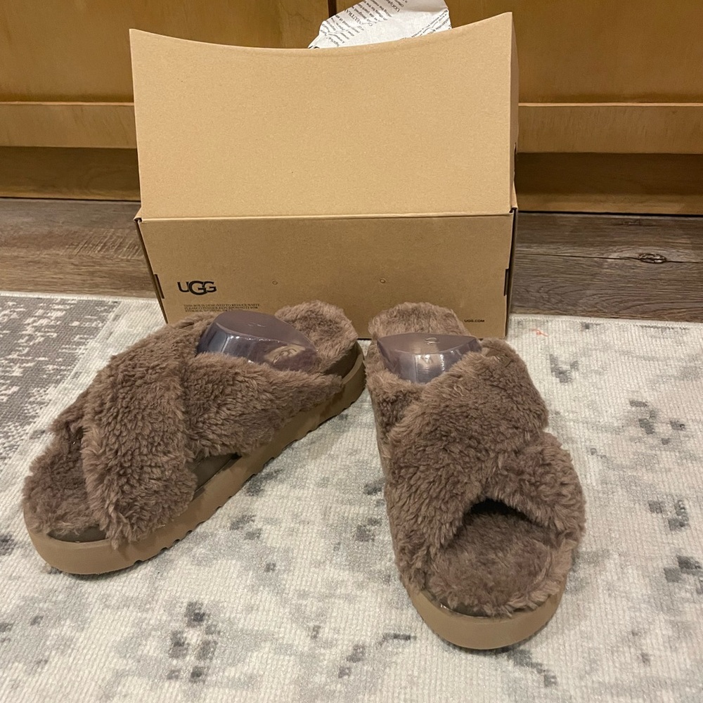 COPY - UGG cross slide slippers
